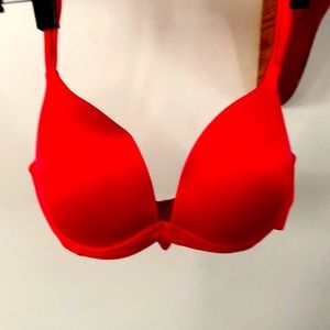 Victoria’s Secret “Very Sexy” NWOT , red underwire bra 34B ,SEXY side in sequins